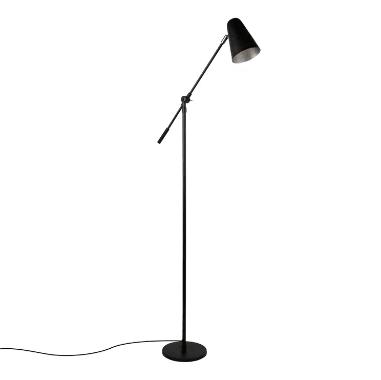 Ramo Noir lampadaire De H. Skjalm P - Utilisez-le à côté du canapé, dans le coin, comme veilleuse à côté du lit, dans le couloir ou au bureau.