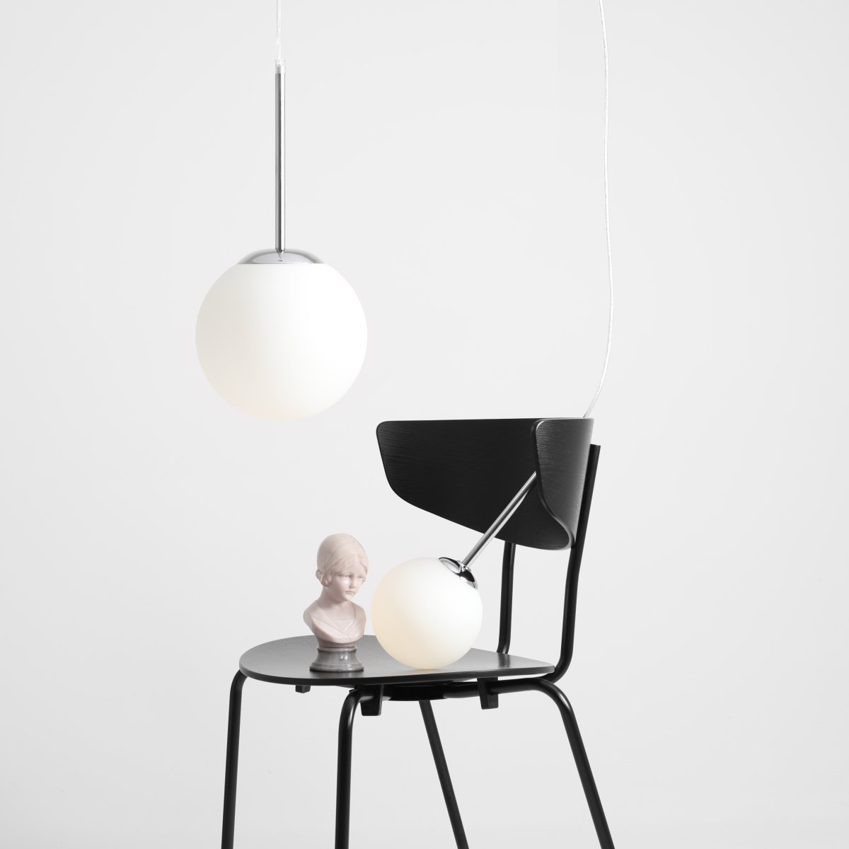 Bosso Ø20 Chrome suspension De Artera - La lampe émet une lumière douce et agréable et est donc idéale pour être placée au-dessus de la table à manger, dans le couloir ou le salon.