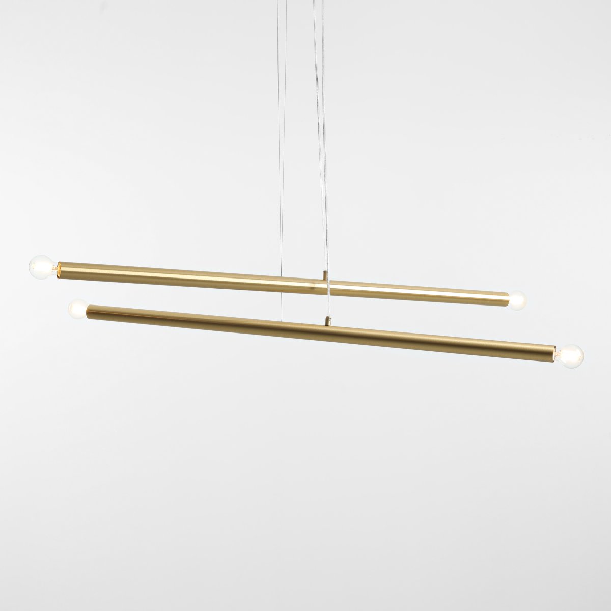 Tubo 4 100cm Laiton suspension De Artera - Grâce à sa hauteur de suspension réglable, la suspension s'adapte facilement à vos besoins lors de l'installation.