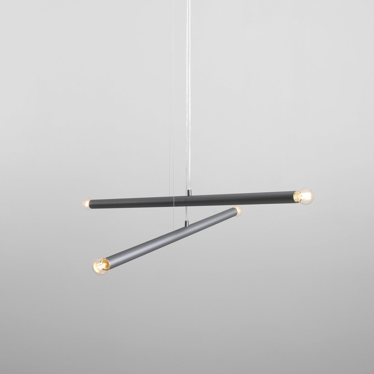 Tubo 4 100cm Acier suspension De Artera - Chaque tube mesure 100 cm de long et 3,2 cm de diamètre, et est équipé d'une source lumineuse à chaque extrémité.