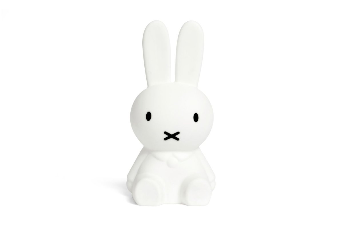 Bundle of Light - Miffy Mini Blanc lampe pour enfant De Mr Maria - Apportez un peu de lumi&egrave;re et de joie dans votre journ&eacute;e et votre maison avec cette charmante lampe Miffy.