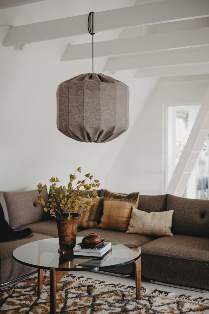 Dester Abat-Jour S/Suspension Ø58 Brun suspension De Alde & Lind - Il sera du plus bel effet au-dessus d'une table &agrave; manger ou d'une table basse, ou comme lampe sur pied, par exemple dans un escalier.