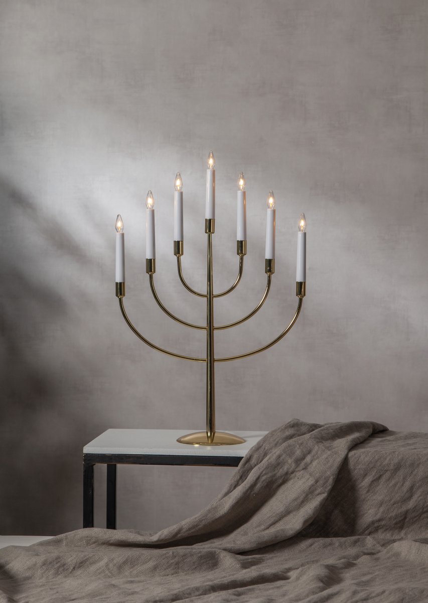 Titus Laiton De Star Trading - Diffuse une belle lumi&egrave;re et cr&eacute;e une ambiance de No&euml;l.