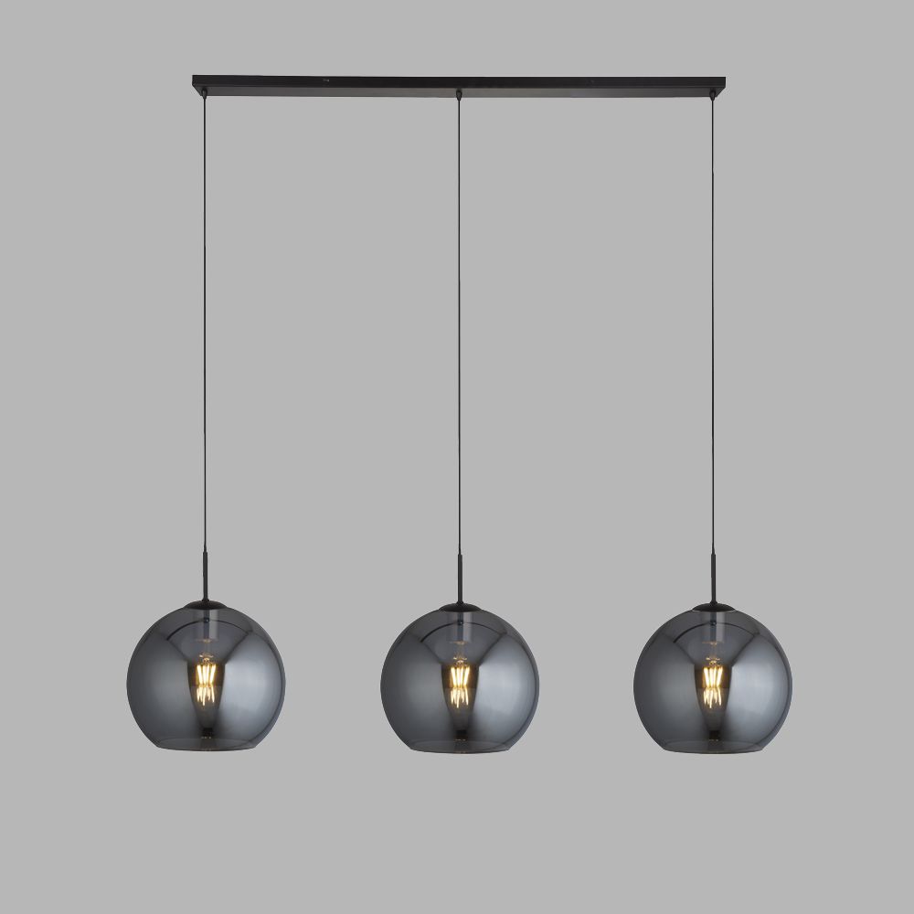 Amsterdam 146cm Noir suspension De Searchlight - La lampe est réglable et dimmable, ce qui en fait un ajout parfait à une cuisine ou une salle à manger moderne.
