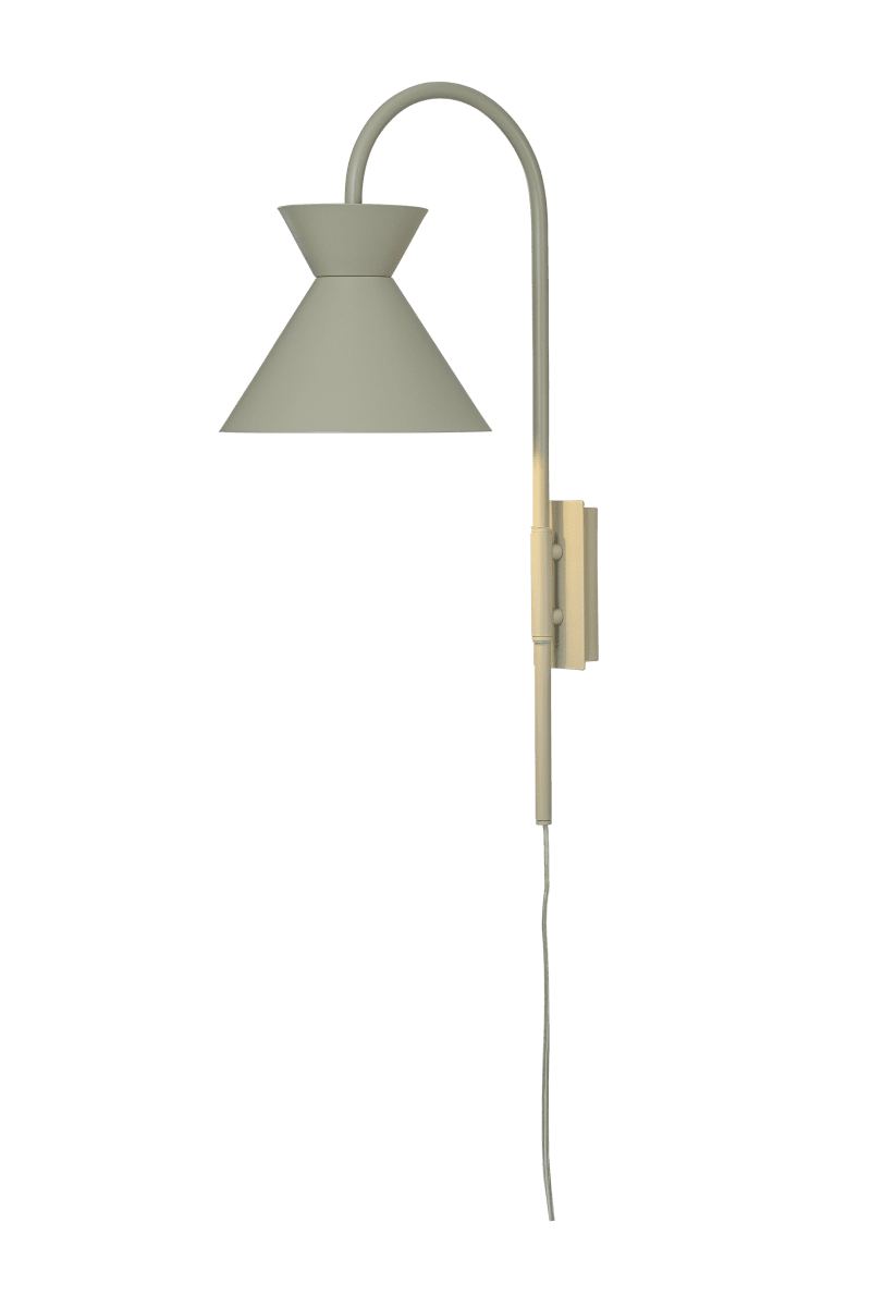 Coni 54cm Beige applique murale De Aneta Lighting - Coni fournit une lumi&egrave;re agr&eacute;able et d&eacute;corative &agrave; c&ocirc;t&eacute; du canap&eacute;, dans le couloir ou au-dessus du comptoir de la cuisine.