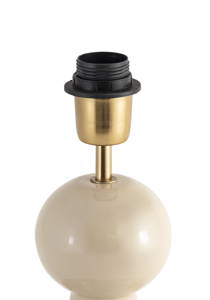 Fiona 40cm Blanc crémeux pied de lampe De Alde & Lind - Sa forme classique et légèrement arrondie s'harmonise parfaitement avec sa surface émaillée ultra-brillante, conférant à la lampe une allure moderne et raffinée.