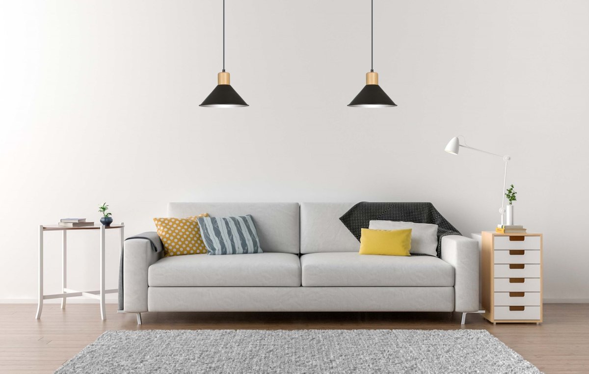 Rowen Ø25 Noir suspension De Emibig Lighting - Les lampes Rowen sont dot&eacute;es d'abat-jour m&eacute;talliques ouverts qui distribuent efficacement la lumi&egrave;re m&ecirc;me dans les grandes pi&egrave;ces, tandis que les d&eacute;tails d&eacute;coratifs en bois ajoutent &agrave; la fois de la chaleur et une couleur frappante qui attire l'attention.