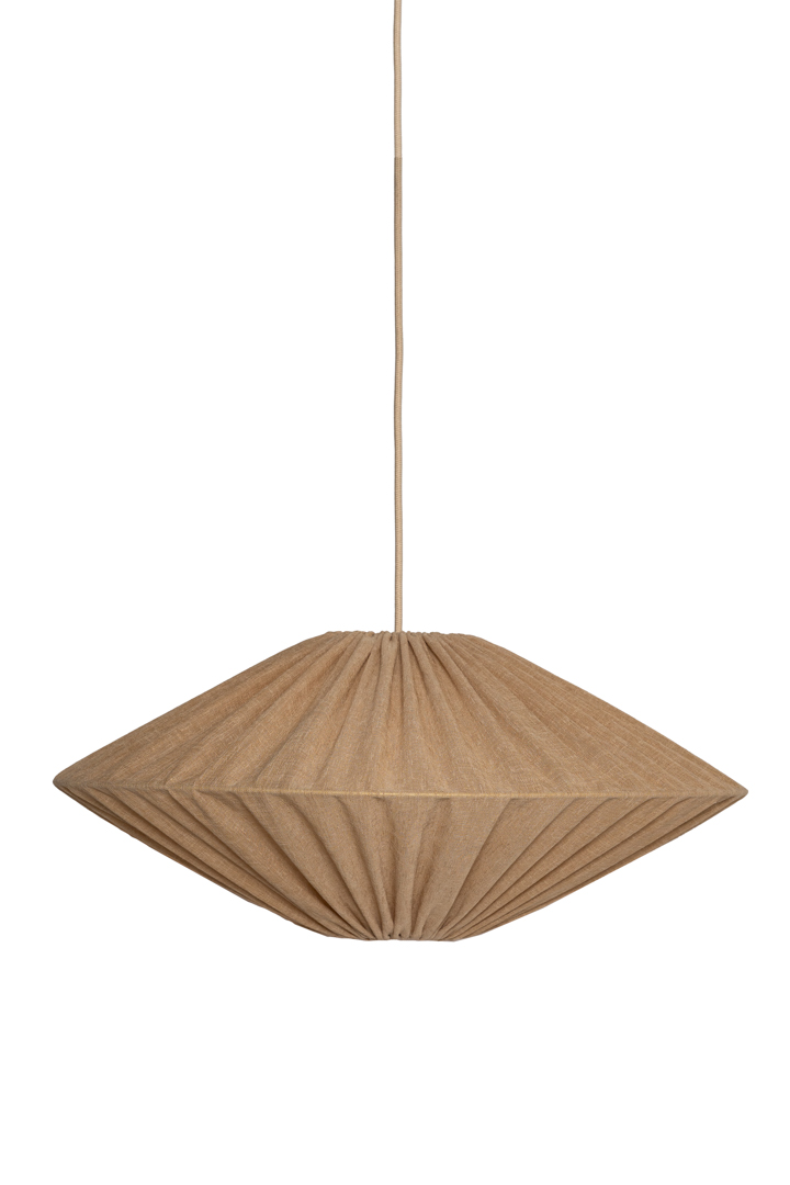 Figo Abat-Jour S/Suspension Ø58 Chéri suspension De Alde & Lind - Le tissu est en polyester, mais sa couleur « miel » lui confère un bel aspect lin.