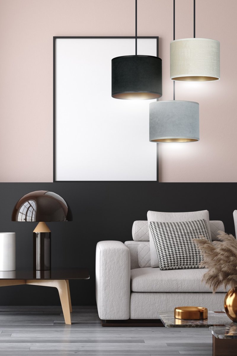 Hilde 50cm Multicolore suspension De Emibig Lighting - Les trois nuances sont fabriqu&eacute;es dans un mat&eacute;riau durable avec une texture velout&eacute;e et un centre dor&eacute;.