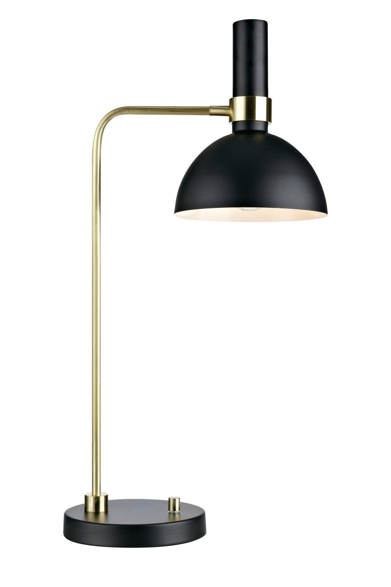 Larry 65cm Laiton brossé lampe de bureau De Markslöjd - Larry est une lampe de table &eacute;l&eacute;gante et sobre qui ajoute une touche d'&eacute;l&eacute;gance &agrave; votre lieu de travail, &agrave; votre table de chevet ou &agrave; votre couloir.