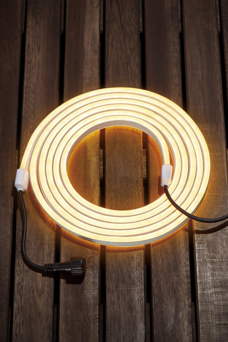 Flexibel Bande LED Blanc Garden 24 De Markslöjd - La bande LED a un &eacute;clairage fixe de 13 W et est certifi&eacute;e pour une utilisation en ext&eacute;rieur selon IP44.