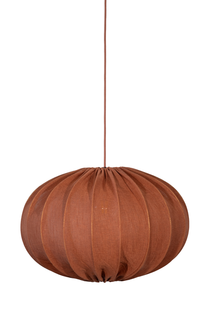 Moon Abat-Jour S/Suspension Ø58 Rouiller suspension De Alde & Lind - Le tissu présente une belle texture, évoquant le lin, qui confère à l'abat-jour un aspect doux et accueillant, particulièrement séduisant lorsque la lampe est allumée.