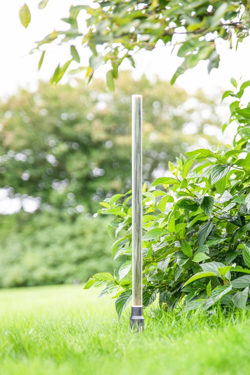 Lumière À Piquet 3W Noir Garden 24 De Markslöjd - Light Spear de Garden 24 est une colonne lumineuse certifi&eacute;e IP44 en plastique d&eacute;poli d'une hauteur de 75 cm.