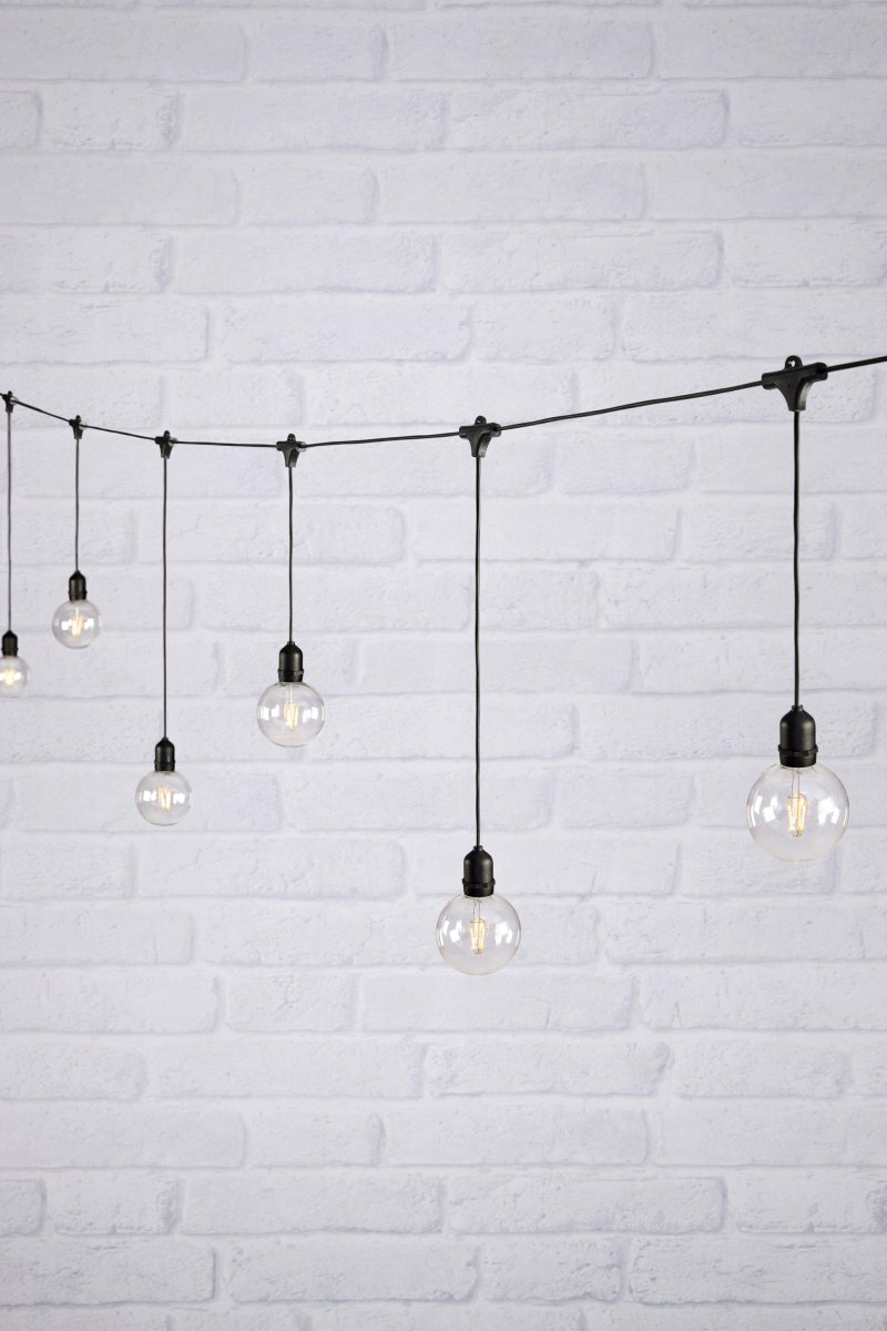 Pack De Démarrage Guirlande Lumineuse Deco 7,5 m Clair Garden 24 De Markslöjd - La boucle lumineuse comprend 10 lumi&egrave;res avec &eacute;clairage LED fixe de 2,9 W.