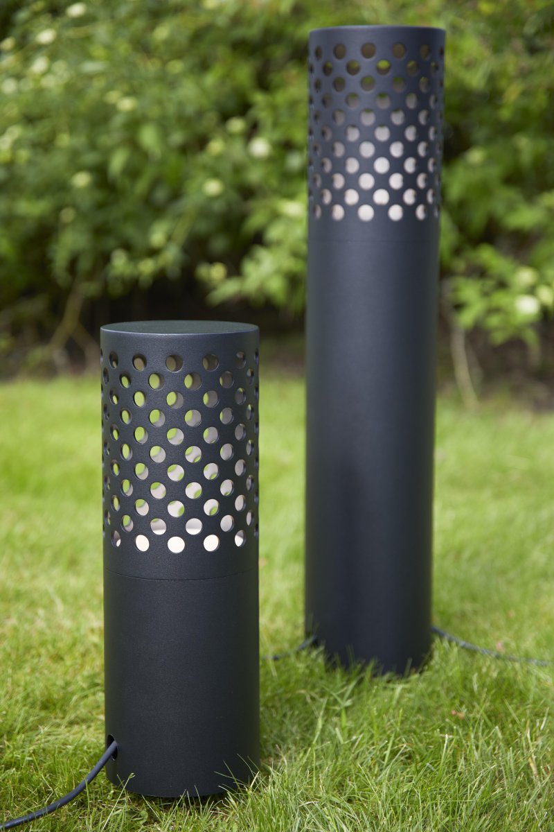 Borne Lumineuse 6W 68cm Noir Garden 24 De Markslöjd - Cette borne mesure 68 cm de hauteur et est fabriqu&eacute;e en m&eacute;tal peint en noir.