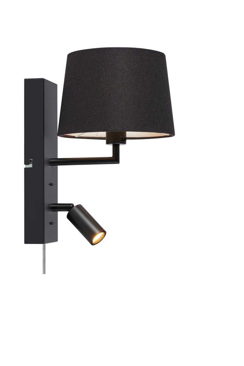 Como Noir lampe de lecture De Markslöjd - La lampe est dot&eacute;e d'une base en m&eacute;tal noir, d'un spot r&eacute;glable pour l'&eacute;clairage de la table et d'un abat-jour plus grand pour une lumi&egrave;re chaleureuse.