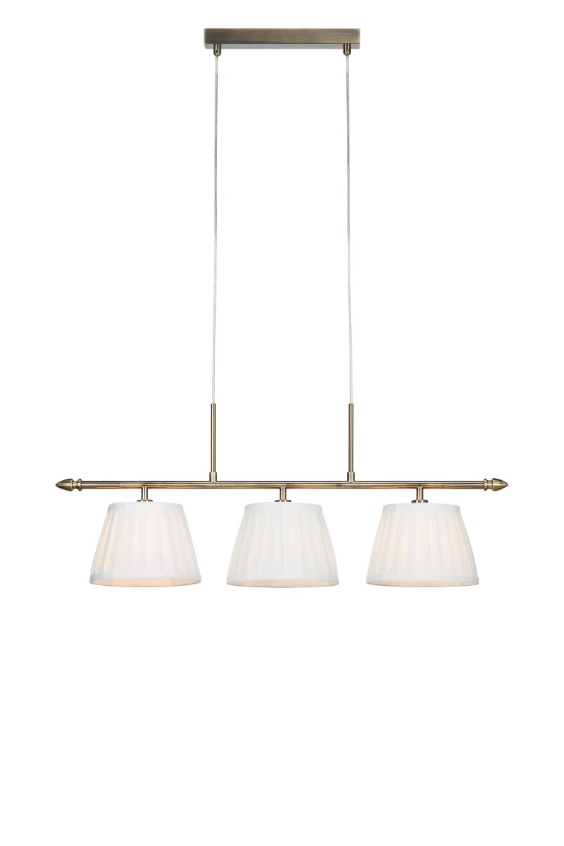  Oxford 83cm Laiton antique suspension De Markslöjd - Son design classique et ses abat-jour en tissu doux cr&eacute;ent une ambiance chaleureuse et accueillante au-dessus d'une table &agrave; manger ou d'un bureau.