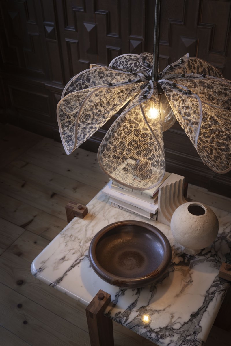 Styrka Ø63 Multicolore suspension De Markslöjd - Remarque&nbsp;: La fibre de banane &eacute;tant un mat&eacute;riau naturel, son aspect est unique et pr&eacute;sente des variations de couleur et de forme.