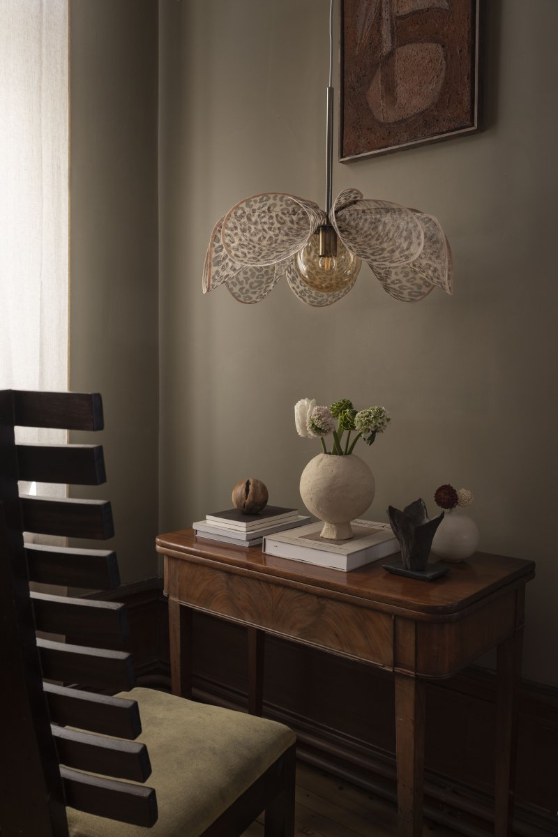 Styrka Ø63 Multicolore suspension De Markslöjd - Remarque&nbsp;: La fibre de banane &eacute;tant un mat&eacute;riau naturel, son aspect est unique et pr&eacute;sente des variations de couleur et de forme.