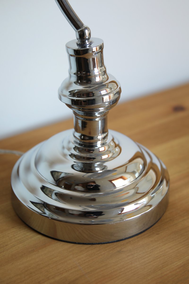 Bankers 42cm Chrome lampe de bureau De Markslöjd - Elle est fournie avec un c&acirc;ble transparent de 2&nbsp;m&egrave;tres, un interrupteur et une prise.