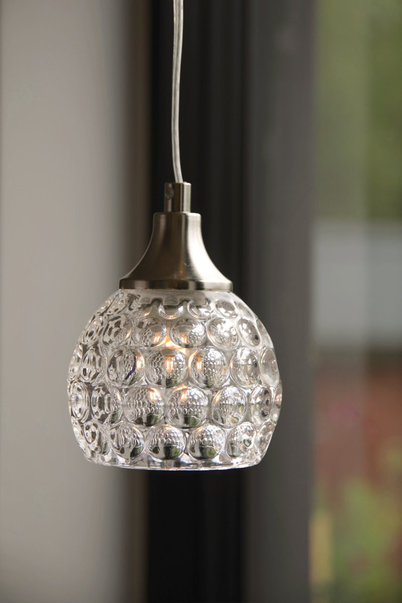 Clear Ø12 Transparent lampe de fenêtre De Markslöjd - La lampe est fournie avec un c&acirc;ble transparent de 3,5 m, un interrupteur et une prise secteur.