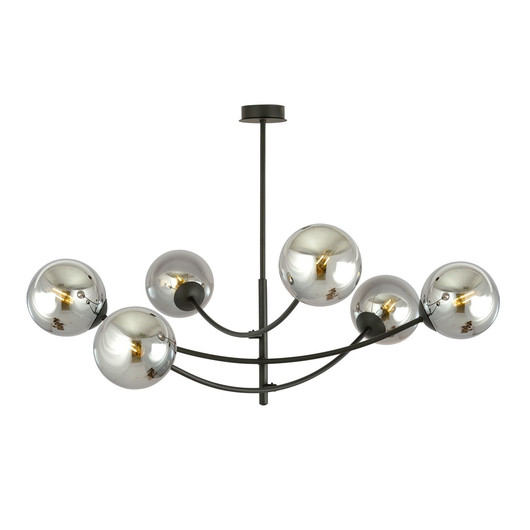 Hunter Ø90 Noir/Fumé suspension De Emibig Lighting - Les minces d&ocirc;mes en verre ajoutent &eacute;l&eacute;gance et l&eacute;g&egrave;ret&eacute;, tandis que la forme minimaliste assure un flux lumineux efficace m&ecirc;me dans les grandes pi&egrave;ces.