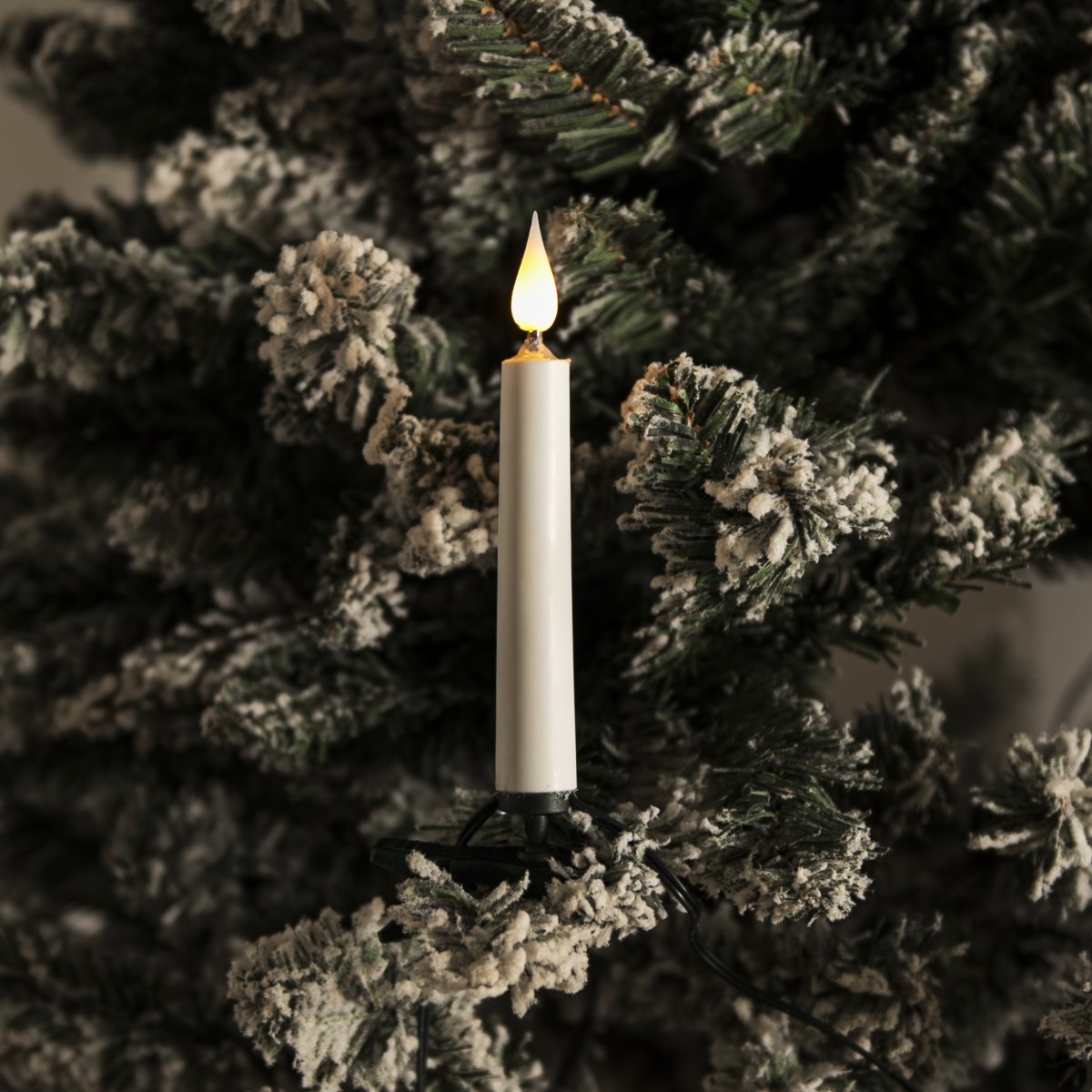 Guirlande lumineuse pour sapin blanc chaud 25LED 17m Vert De Konstsmide - Cr&eacute;ez un sapin de No&euml;l classique et f&eacute;&eacute;rique avec cette guirlande lumineuse.