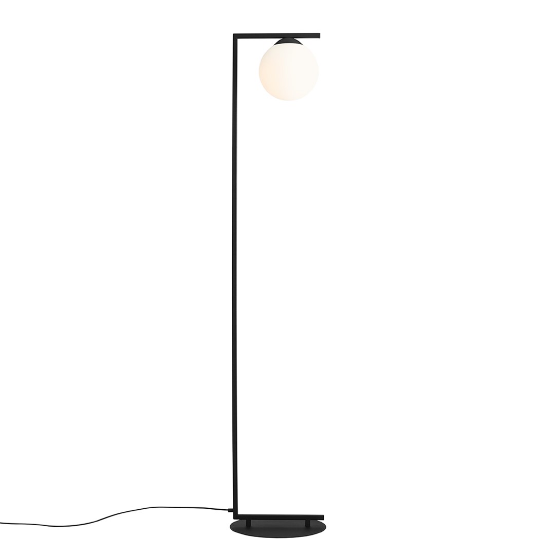 Zac Noir lampadaire De Artera - L'abat-jour en verre blanc émet une lumière douce et agréable, tandis que le cadre en métal robuste donne à la lampe un aspect élégant.