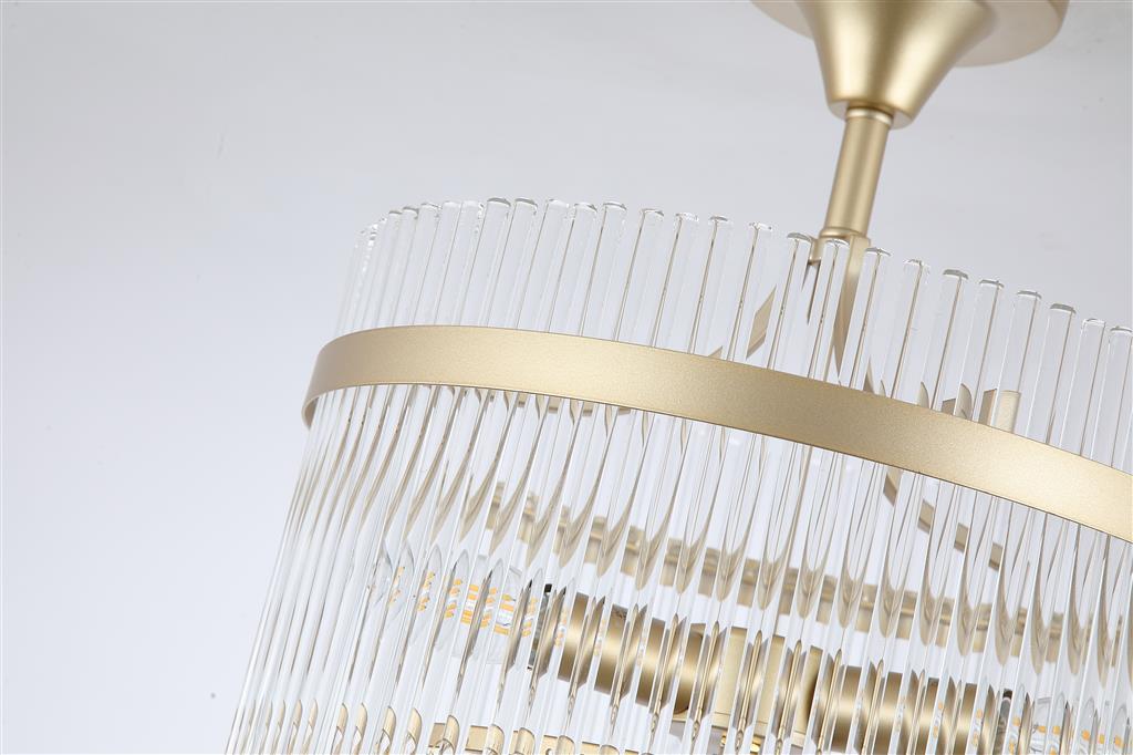 Lara Ø35 Or cristal De Searchlight - La partie inf&eacute;rieure cr&eacute;e une profondeur agr&eacute;able et conf&egrave;re au luminaire un aspect exclusif et sophistiqu&eacute;.