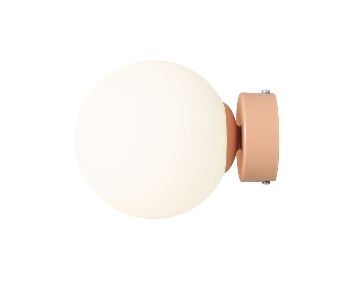 Ball Ø15 Corail applique murale De Artera - Grâce à son design minimaliste, la lampe s'intègre parfaitement dans les intérieurs modernes et classiques, tout en fournissant une lumière efficace qui améliore l'atmosphère de la pièce.