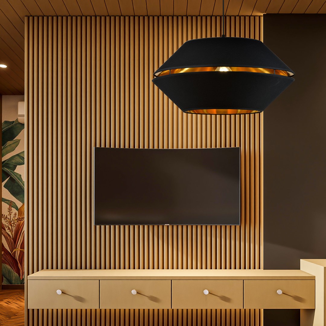 Piano Ø42 Noir suspension De Emibig Lighting - L'abat-jour unique avec un int&eacute;rieur dor&eacute; donne &agrave; la pi&egrave;ce un caract&egrave;re particulier et cr&eacute;e une atmosph&egrave;re magique de chaleur.