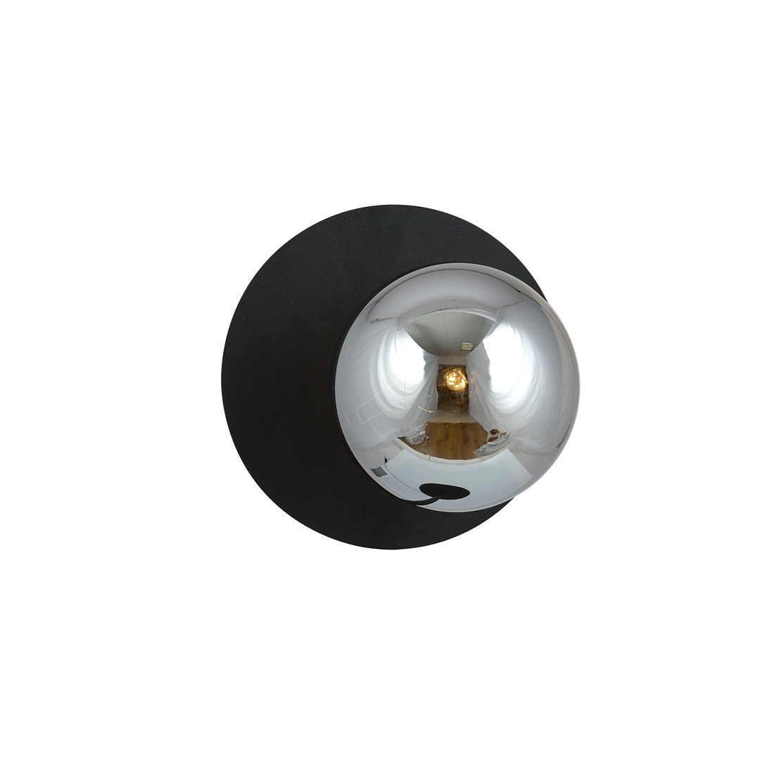 Oslo Ø20 Couleur fumée applique murale De Emibig Lighting - Sa force r&eacute;side dans sa forme extr&ecirc;mement durable, son expression m&eacute;tallique froide, ses surfaces lisses et sa palette de couleurs uniforme &ndash; une combinaison qui pla&icirc;t &agrave; ceux qui appr&eacute;cient l'ordre, la simplicit&eacute; et les formes harmonieuses.