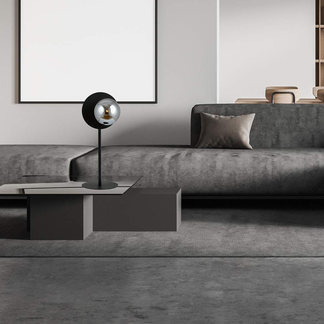 Oslo 50cm Noir/Fumé lampe de table De Emibig Lighting - Sa forme ronde crée un joli contraste avec le pied droit, faisant de cette lampe un élément décoratif idéal dans n'importe quelle pièce.