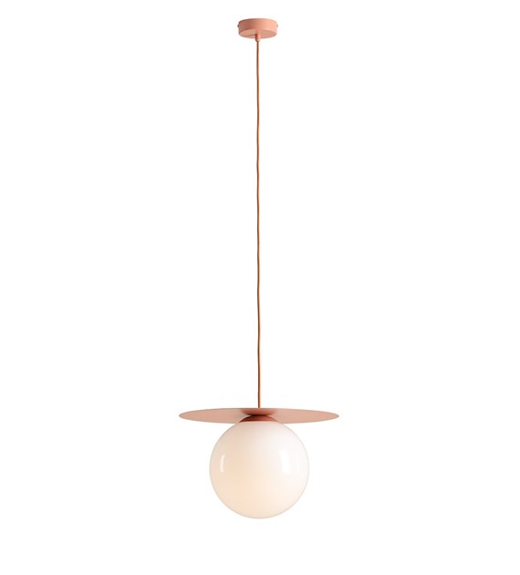 Loop Ø40 Corail suspension De Artera - Le dôme rond en verre opale a un diamètre de 25 cm et assure une belle répartition de la lumière dans la pièce.