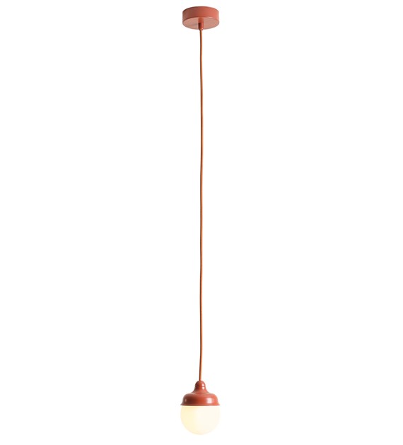 Wave Ø17 Orange suspension De Artera - Il est recommand&eacute; d'en placer plusieurs en rang&eacute;e au-dessus de la table &agrave; manger ou dans la cuisine.