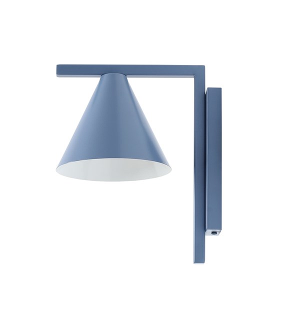 Form 23cm Bleu applique murale De Artera - Grâce à son design intemporel et à sa couleur sobre, elle s'intègre parfaitement à différents styles d'intérieur tout en apportant une touche sophistiquée et moderne à la pièce.