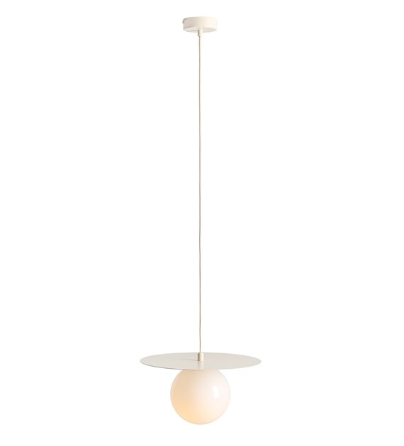 Loop Ø28 Blanc crémeux suspension De Artera - Le dôme rond en verre opale a un diamètre de 14 cm et assure une belle répartition de la lumière dans la pièce.