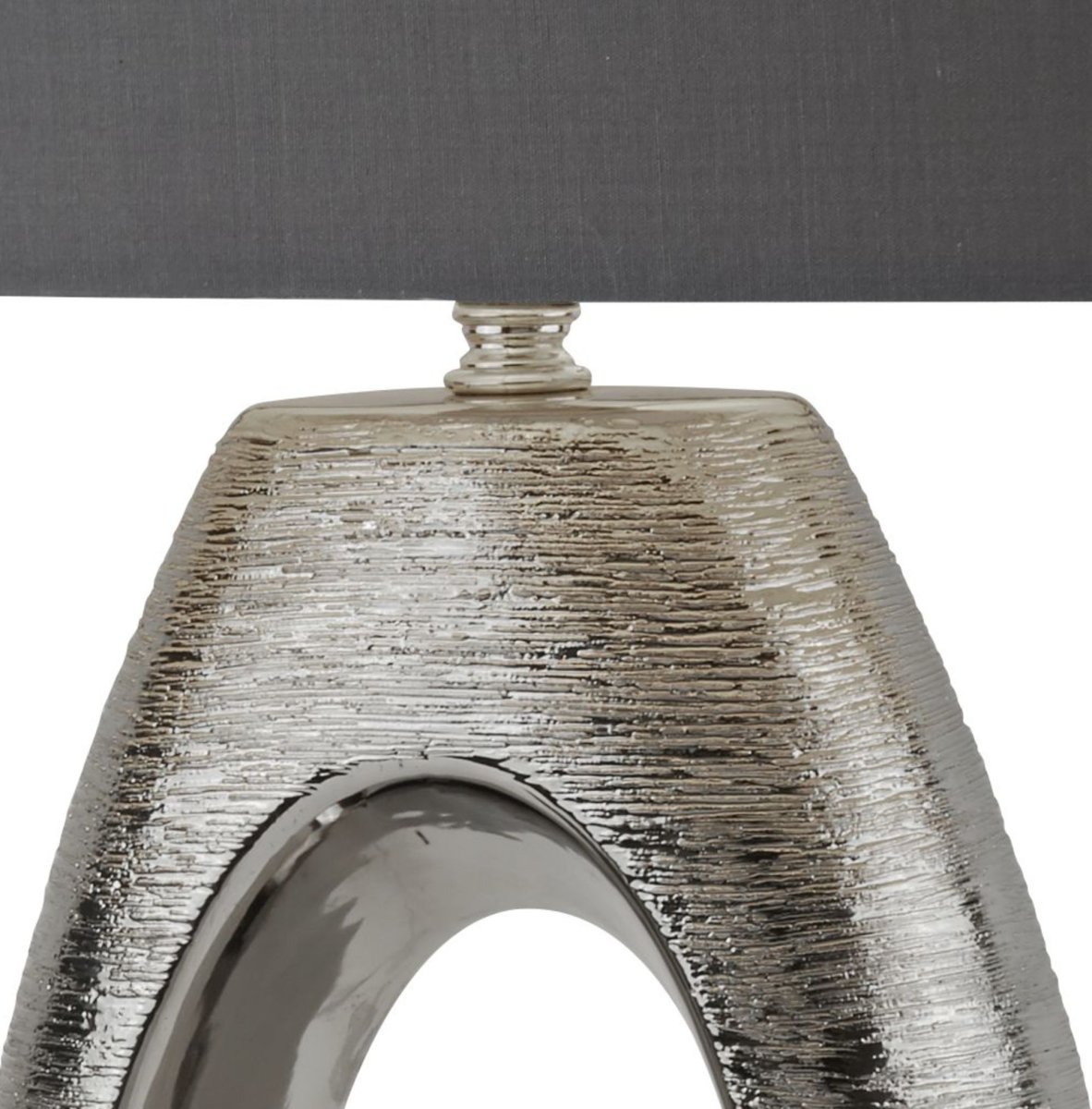 Artisan 60cm Chrome lampe de table De Searchlight - Cette lampe de table exclusive combine une base unique en forme de miroir au look métallique avec un élégant abat-jour gris.