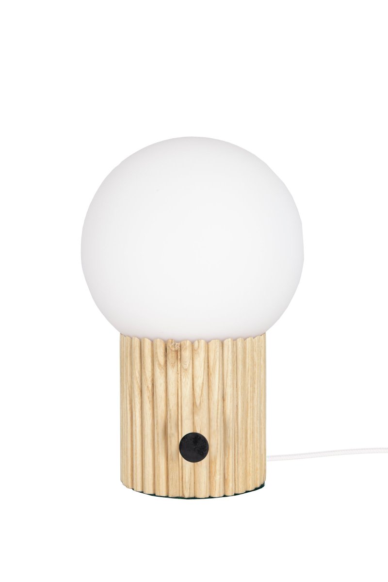 Hubble 32cm Nature lampe de table De Globen Lighting - Hubble est &eacute;quip&eacute; d'un c&acirc;ble textile blanc de 200 cm de long avec une prise.
