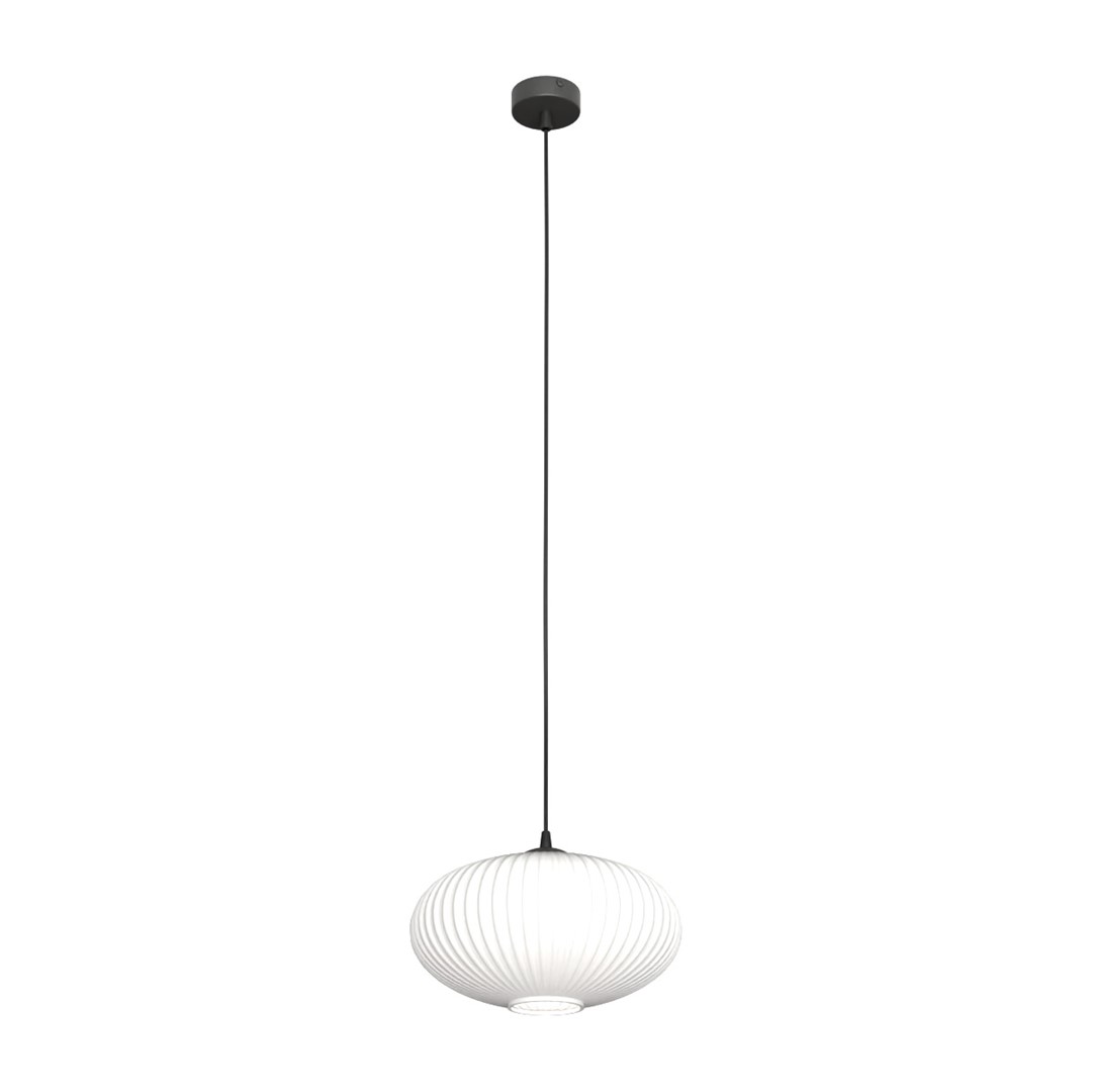 Coco Ø30 Blanc suspension De Emibig Lighting - L'&eacute;l&eacute;gant abat-jour en verre opale &eacute;met une lumi&egrave;re non &eacute;blouissante qui donne &agrave; la pi&egrave;ce une atmosph&egrave;re l&eacute;g&egrave;re et douce.