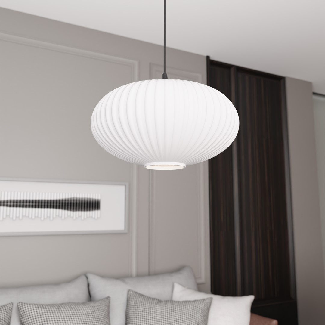 Coco Ø30 Blanc suspension De Emibig Lighting - L'&eacute;l&eacute;gant abat-jour en verre opale &eacute;met une lumi&egrave;re non &eacute;blouissante qui donne &agrave; la pi&egrave;ce une atmosph&egrave;re l&eacute;g&egrave;re et douce.