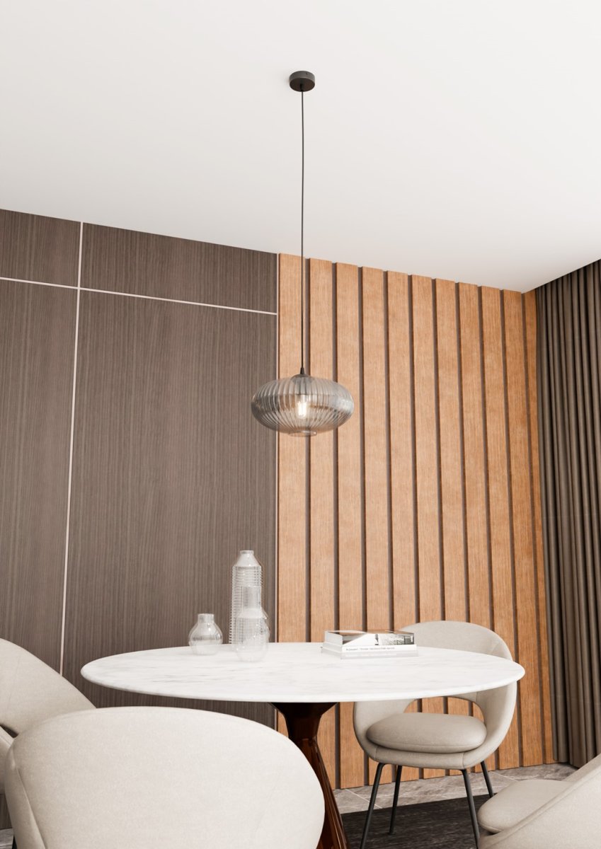 Coco Ø30 Couleur fumée suspension De Emibig Lighting - L'&eacute;l&eacute;gant abat-jour en verre fum&eacute; &eacute;met une lumi&egrave;re chaleureuse qui conf&egrave;re &agrave; la pi&egrave;ce une atmosph&egrave;re l&eacute;g&egrave;re et douce.