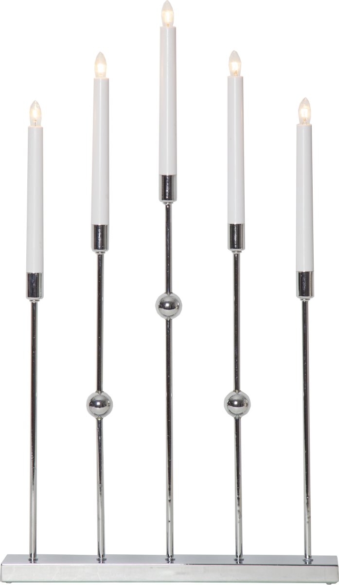 Gustavo Chrome De Star Trading - Le chandelier dispose de 5 sources lumineuses avec une lueur chaleureuse.