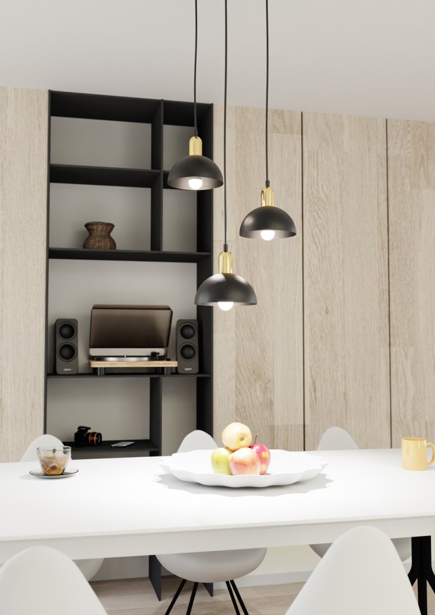 Moto Ø30 Noir suspension De Emibig Lighting - Les abat-jour en m&eacute;tal brut conf&egrave;rent &agrave; la lampe un caract&egrave;re distinctif, tandis que les d&eacute;tails de couleur dor&eacute;e ajoutent &agrave; la fois chaleur et &eacute;l&eacute;gance subtile.