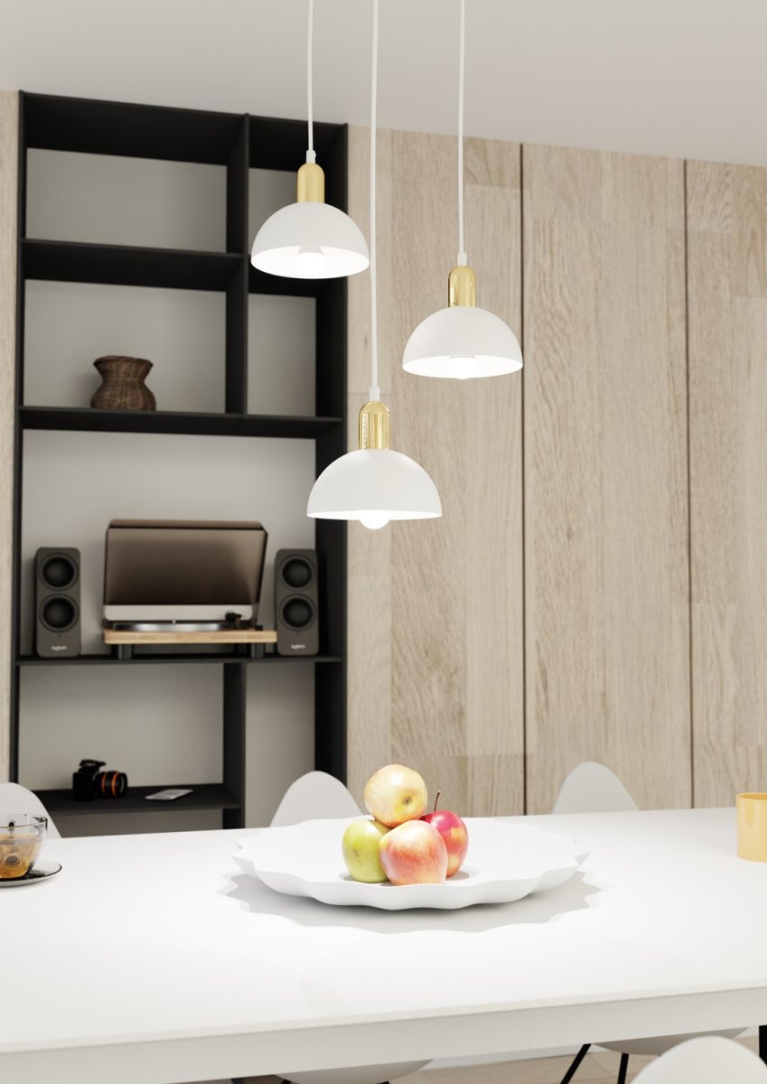 Moto Ø30 Blanc suspension De Emibig Lighting - Les abat-jour en m&eacute;tal brut conf&egrave;rent &agrave; la lampe un caract&egrave;re distinctif, tandis que les d&eacute;tails de couleur dor&eacute;e ajoutent &agrave; la fois chaleur et &eacute;l&eacute;gance subtile.