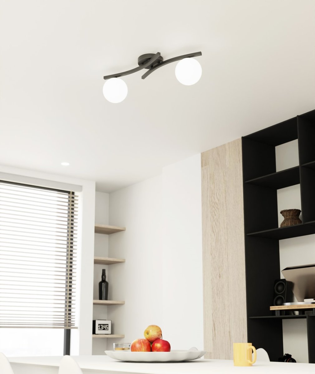 Opus 60cm Blanc plafonnier De Emibig Lighting - La forme simple et les coupoles en verre opale conf&egrave;rent &agrave; la pi&egrave;ce douceur et l&eacute;g&egrave;ret&eacute;, tandis que la lampe diffuse une lumi&egrave;re agr&eacute;able et diffuse.