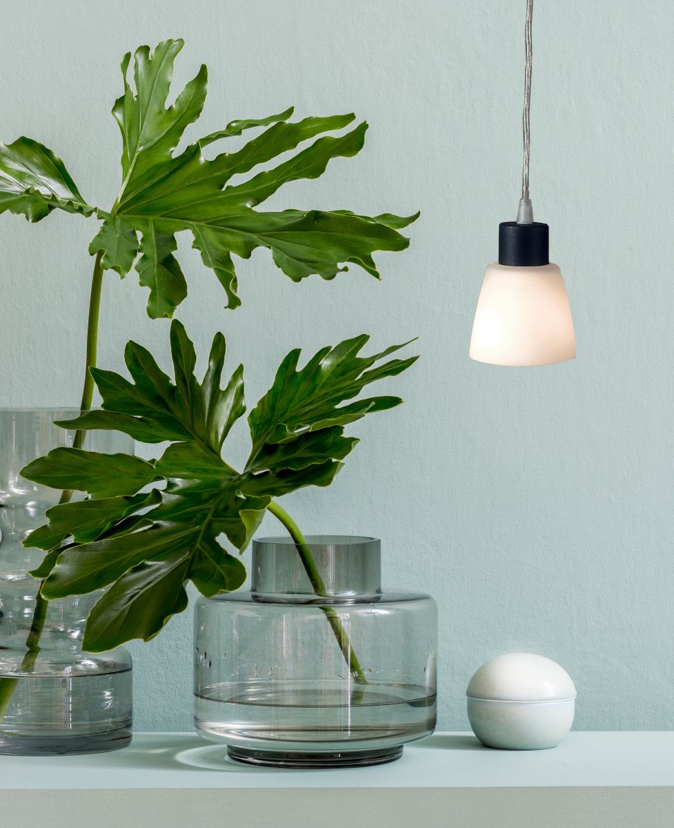 Småland Ø10 Blanc lampe de fenêtre De Aneta Lighting - La lampe dispose d'un c&acirc;ble de 4 m&egrave;tres de long avec un interrupteur et une prise UE.