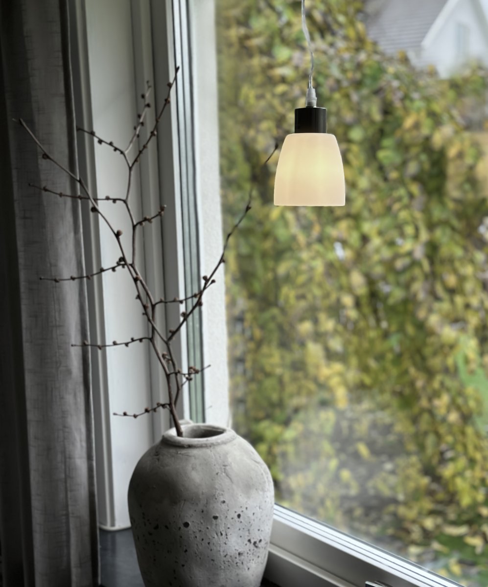 Småland Ø10 Blanc lampe de fenêtre De Aneta Lighting - La lampe dispose d'un c&acirc;ble de 4 m&egrave;tres de long avec un interrupteur et une prise UE.