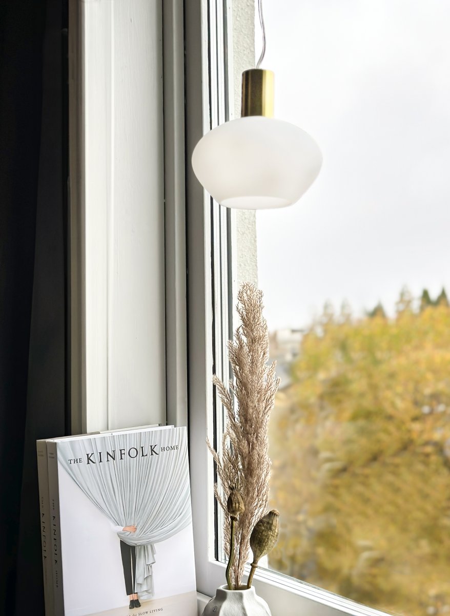 Bell Ø15 Blanc lampe de fenêtre De Aneta Lighting - Comprend un câble de 4 mètres, un interrupteur et une prise.