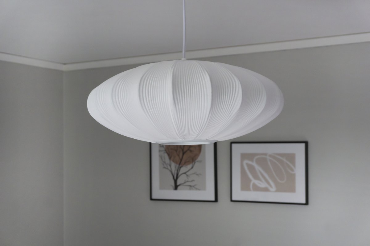 Mamsell Ø45 Blanc suspension De Aneta Lighting - Mamsell est un choix populaire pour la chambre ou le salon, mais fournit également une belle lumière au-dessus de la table à manger.